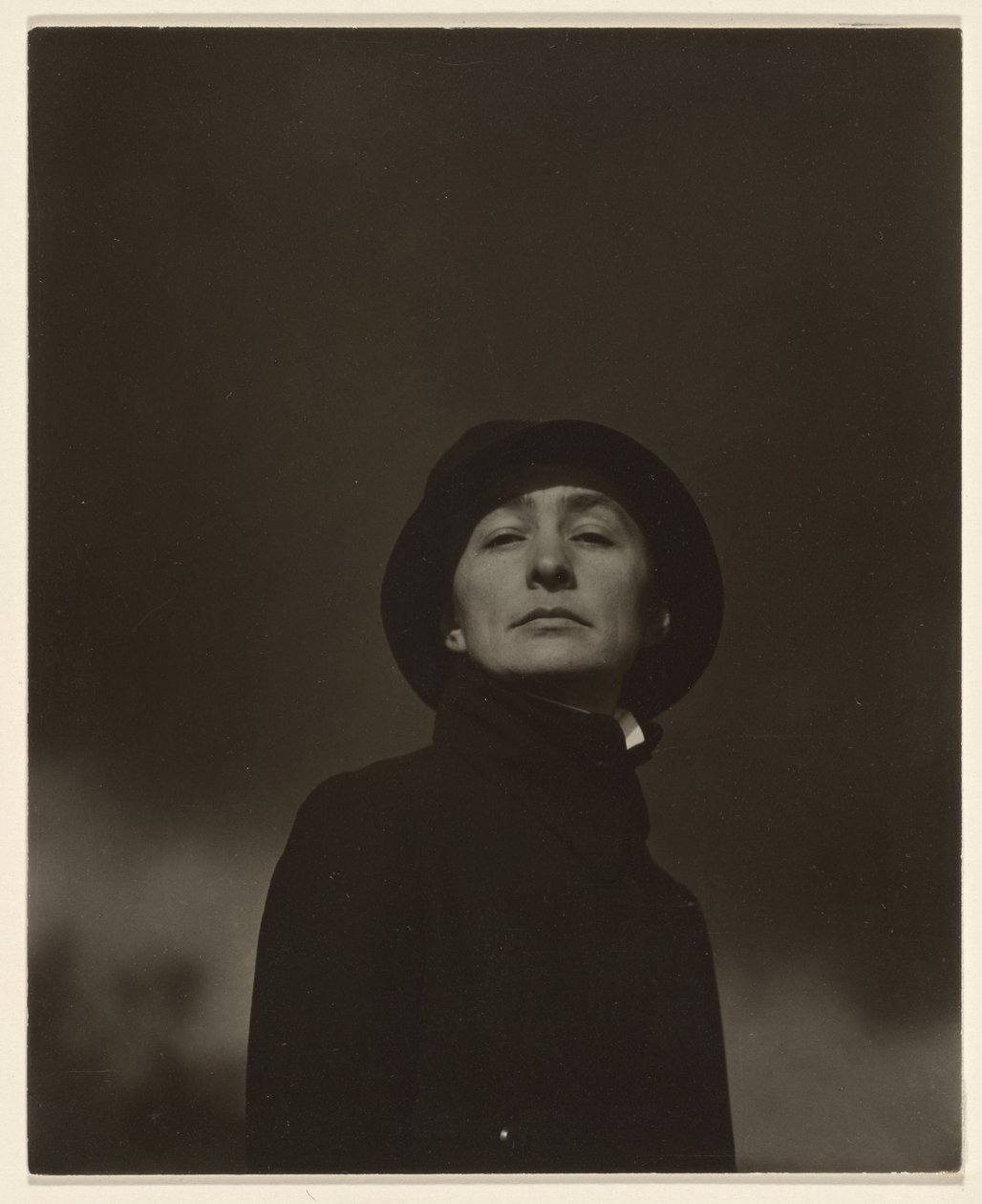 Retrato de Georgia, n.º 1 de Alfred Stieglitz