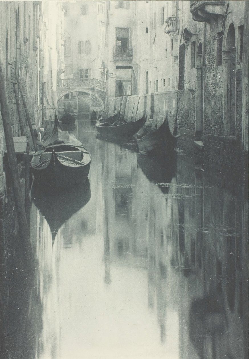 Reflexão-Veneza, c. 1897. de Alfred Stieglitz