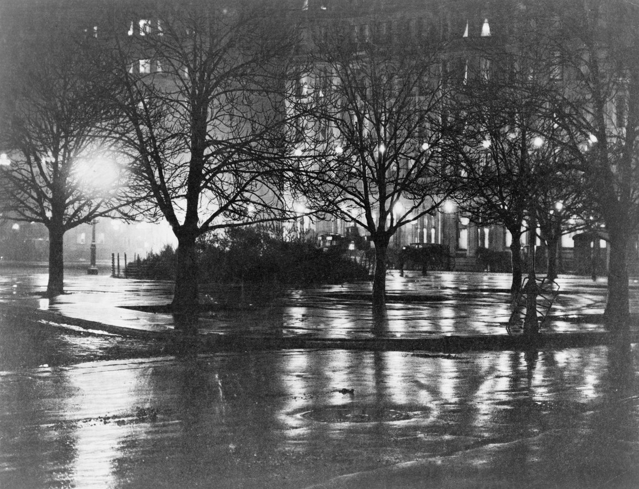 Reflexões, noite, Nova Iorque, c.1898 (fotogravura) de Alfred Stieglitz