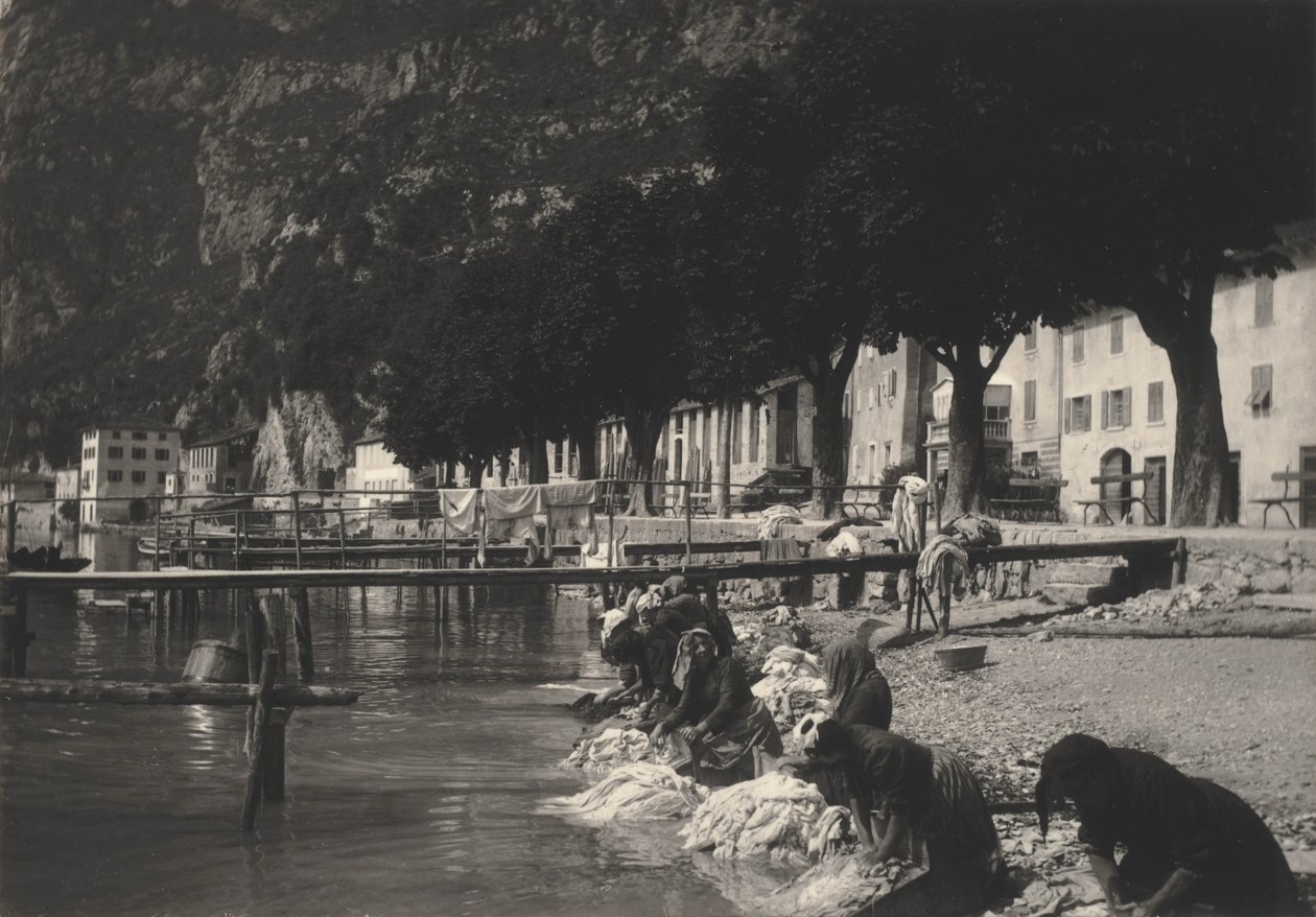 Lavadeiras em Riva del Garda de Alfred Stieglitz