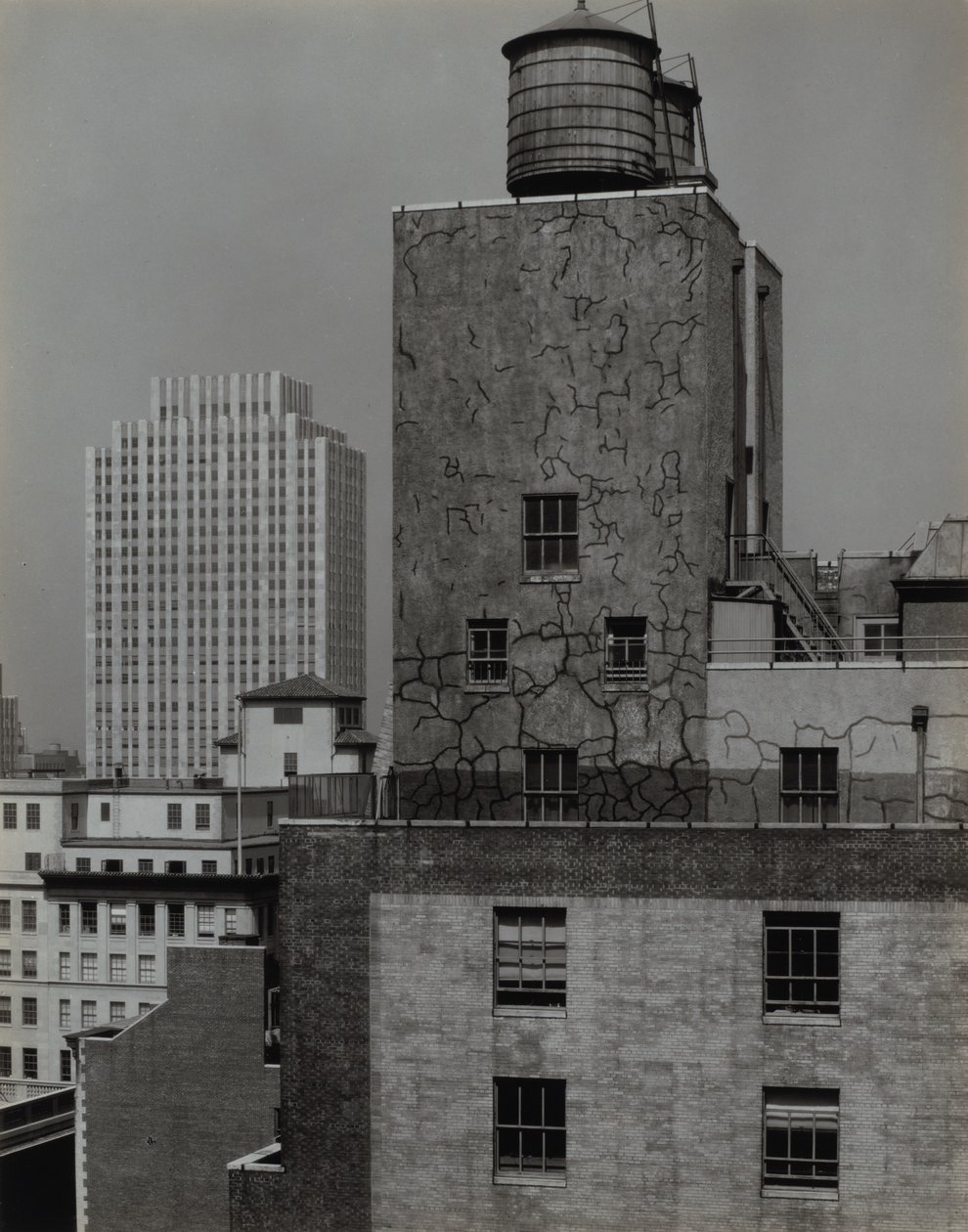 Torre de água e Radio City, Nova Iorque de Alfred Stieglitz