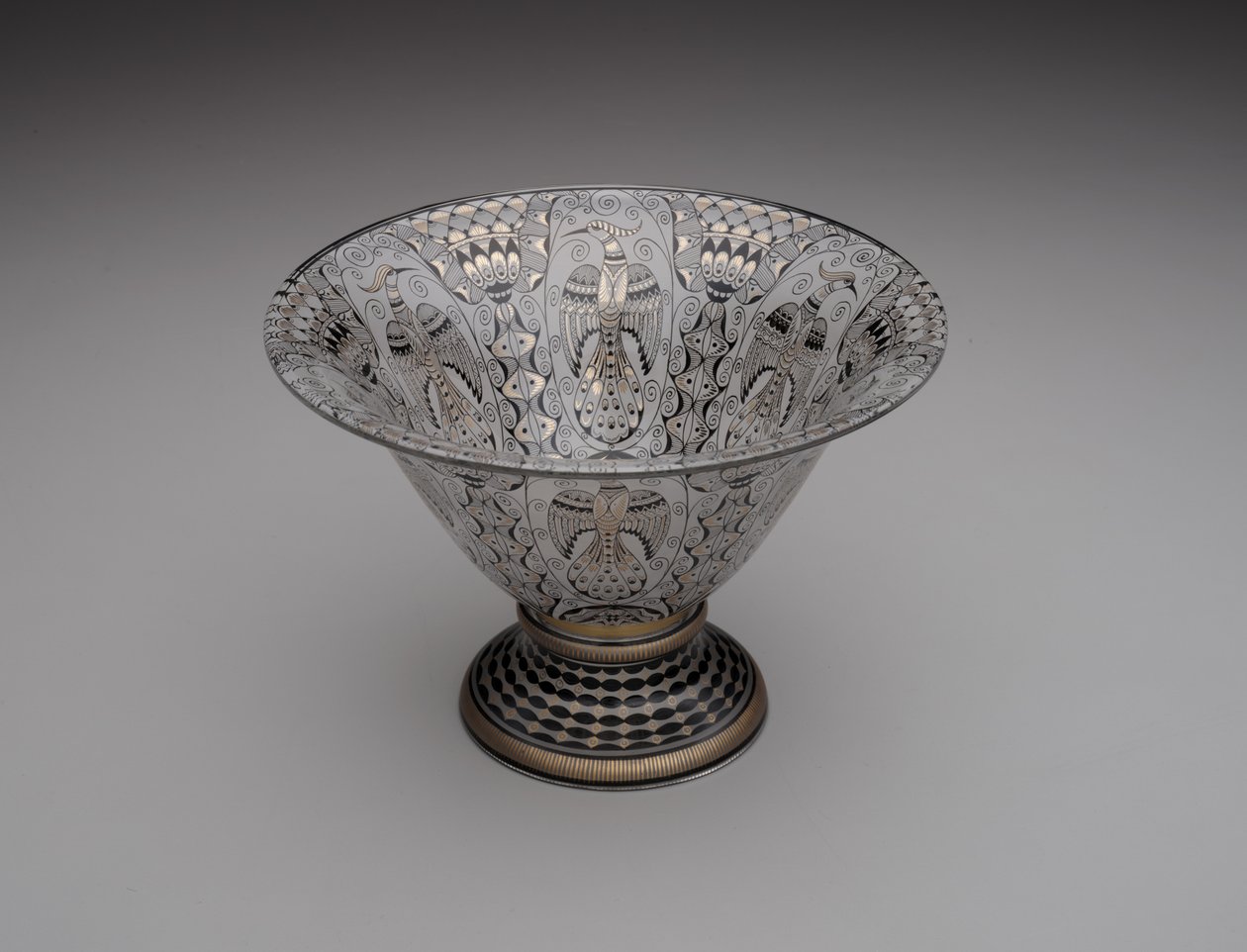 Bowl, c.1914-15 (vidro esmaltado, dourado e com acabamento em bronze) de Alfred Walter