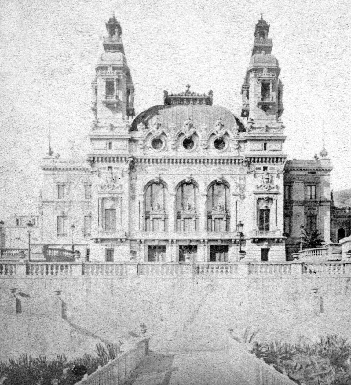 O cassino em Monte Carlo, Mônaco, final do século XIX. de Alfredo Noack