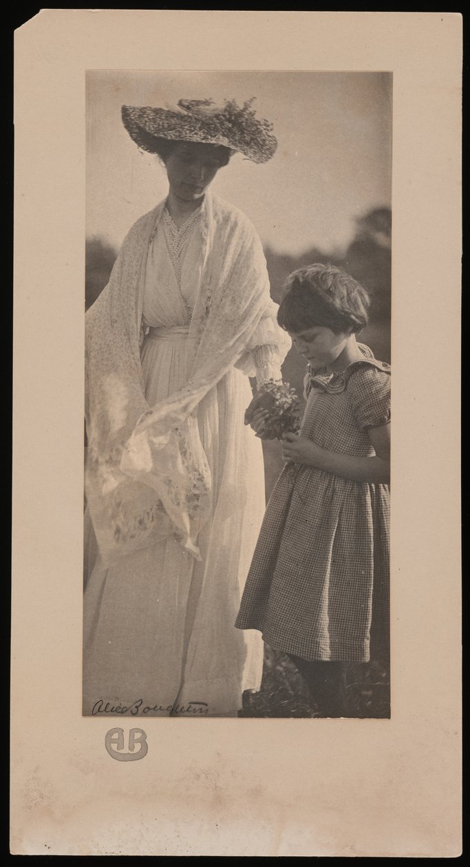 Alice Broughton foto de Agnes Pelton com a jovem prima na “Wild Farm” de Agnes (foto p/b) de Alice Boughton