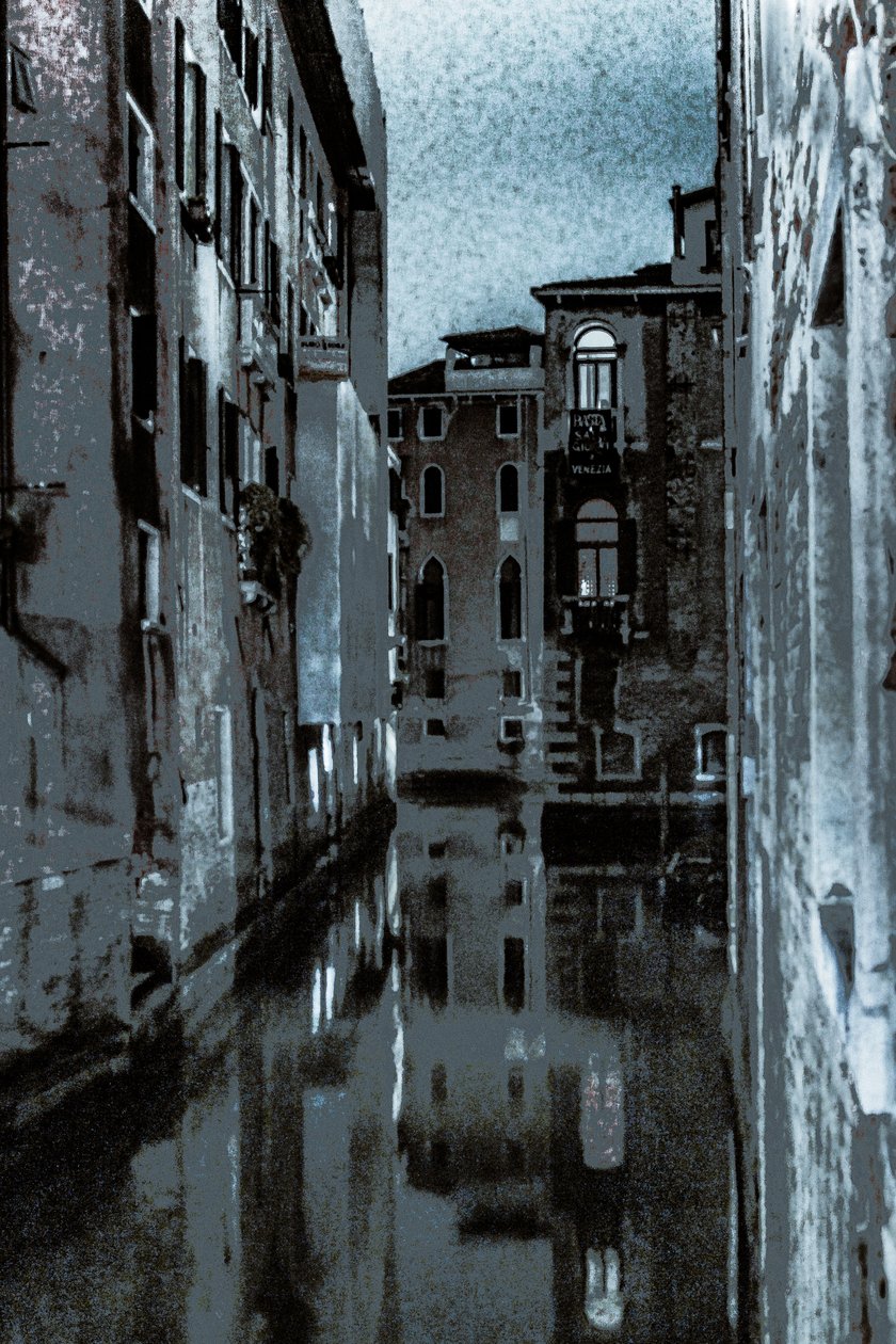 Manhã tranquila, Veneza, 2019 (fotografia repintada à mão) de Alice Gur Arie