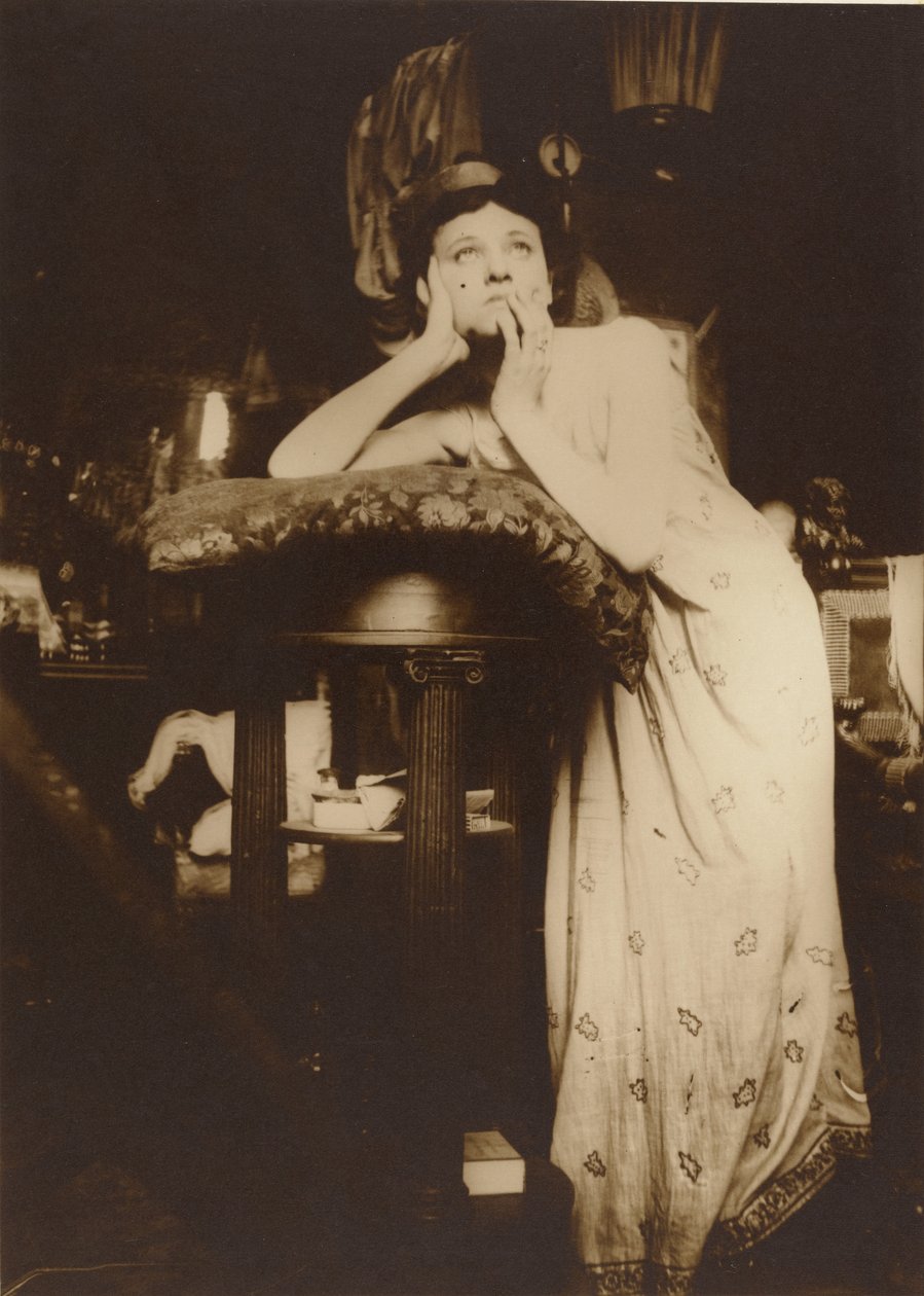 [Modelo feminino com uma tiara, Paris]. de Alphonse Maria Mucha