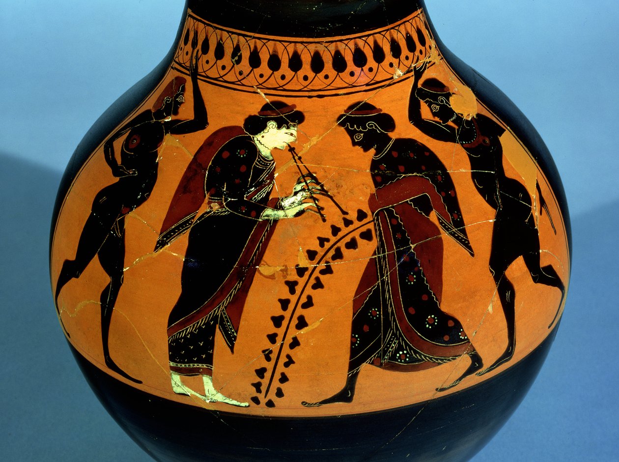 Oinochoe ático de figuras negras decorado com uma cena de uma festa com dançarinos e uma mulher tocando um instrumento de junco (cerâmica) de Amasis Painter