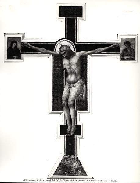 A Crucificação (tempera no painel) (foto a p/b) de Ambrogio Bondone (school of) Giotto