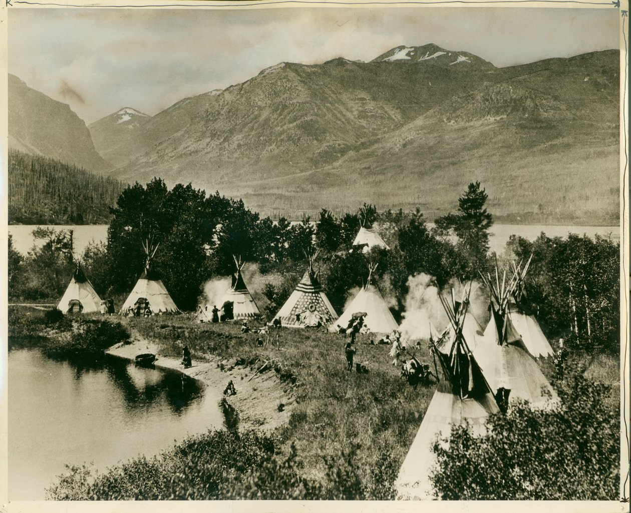 Um acampamento nativo americano de American Photographer