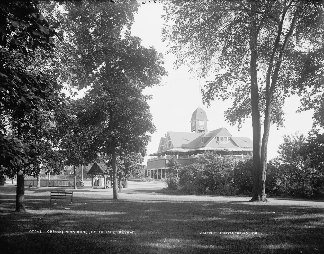 Cassino (lado do parque), Belle Isle, Detroit, 1884-89 de American Photographer