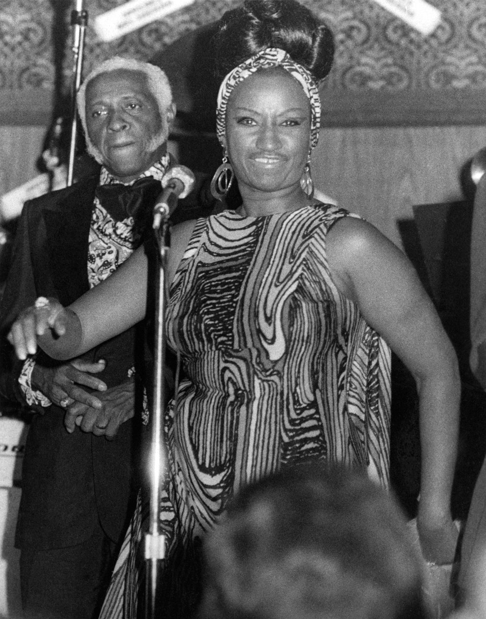 Celia Cruz no palco, 15 de julho de 1976 de American Photographer