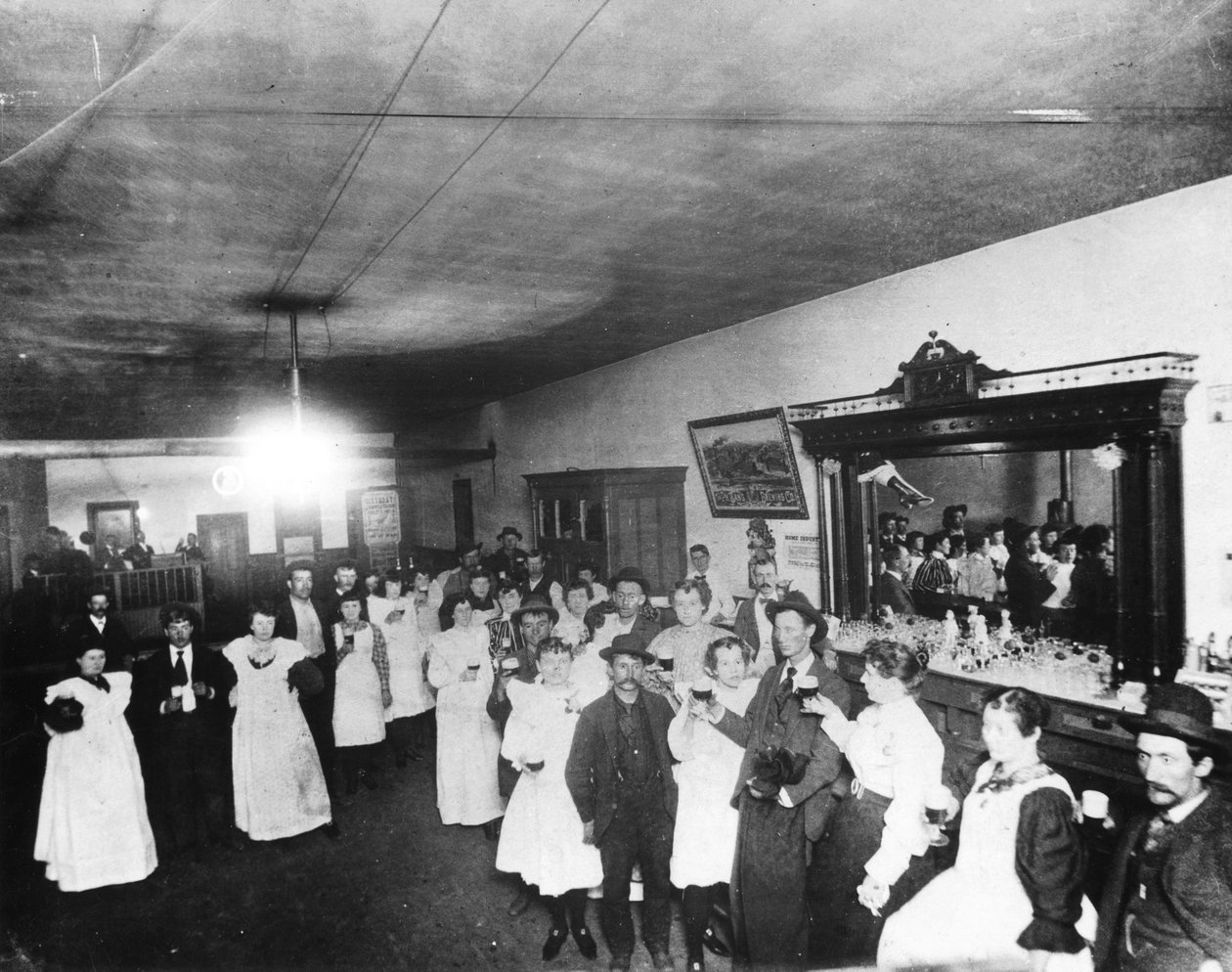 Crapper Jacks Saloon, Cripple Creek, Colorado, c. 1895-99 de American Photographer