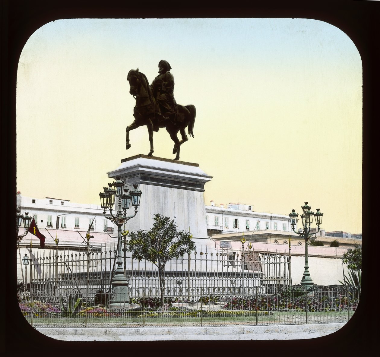 Egito - estátua de Mohammed Ali, Alexandria (slide de lanterna) de American Photographer