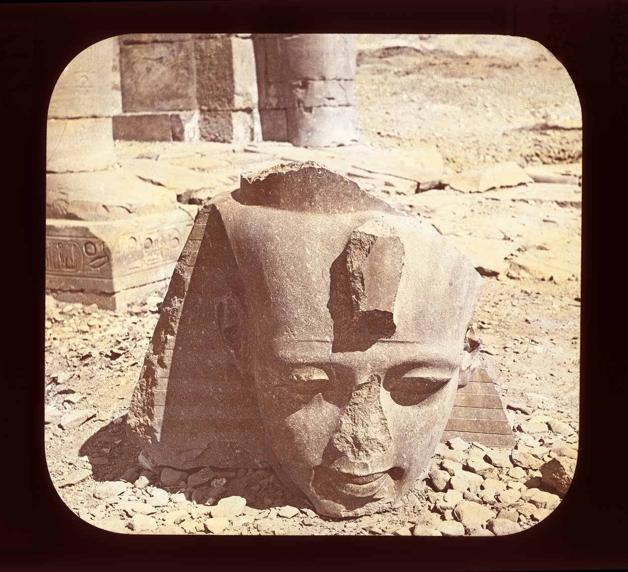 Egito - O Ramesseum, chefe do colosso de Ramsés II, Tebas (toboágua) de American Photographer