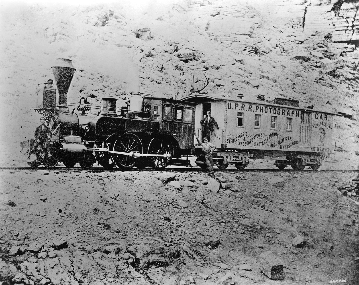 JB Silvis UPRR carro de fotografia perto de ponto de rochas, Wyoming, c. de American Photographer