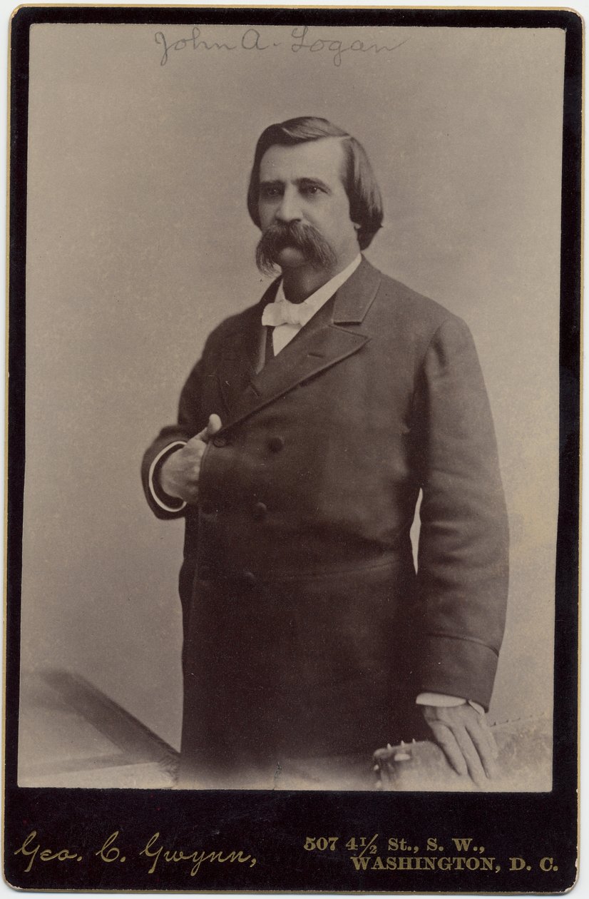 John Alexander Logan (1826-86), senador dos EUA e general do exército da União; foto por George C Gwynn, Washington DC (foto do albume) de American Photographer