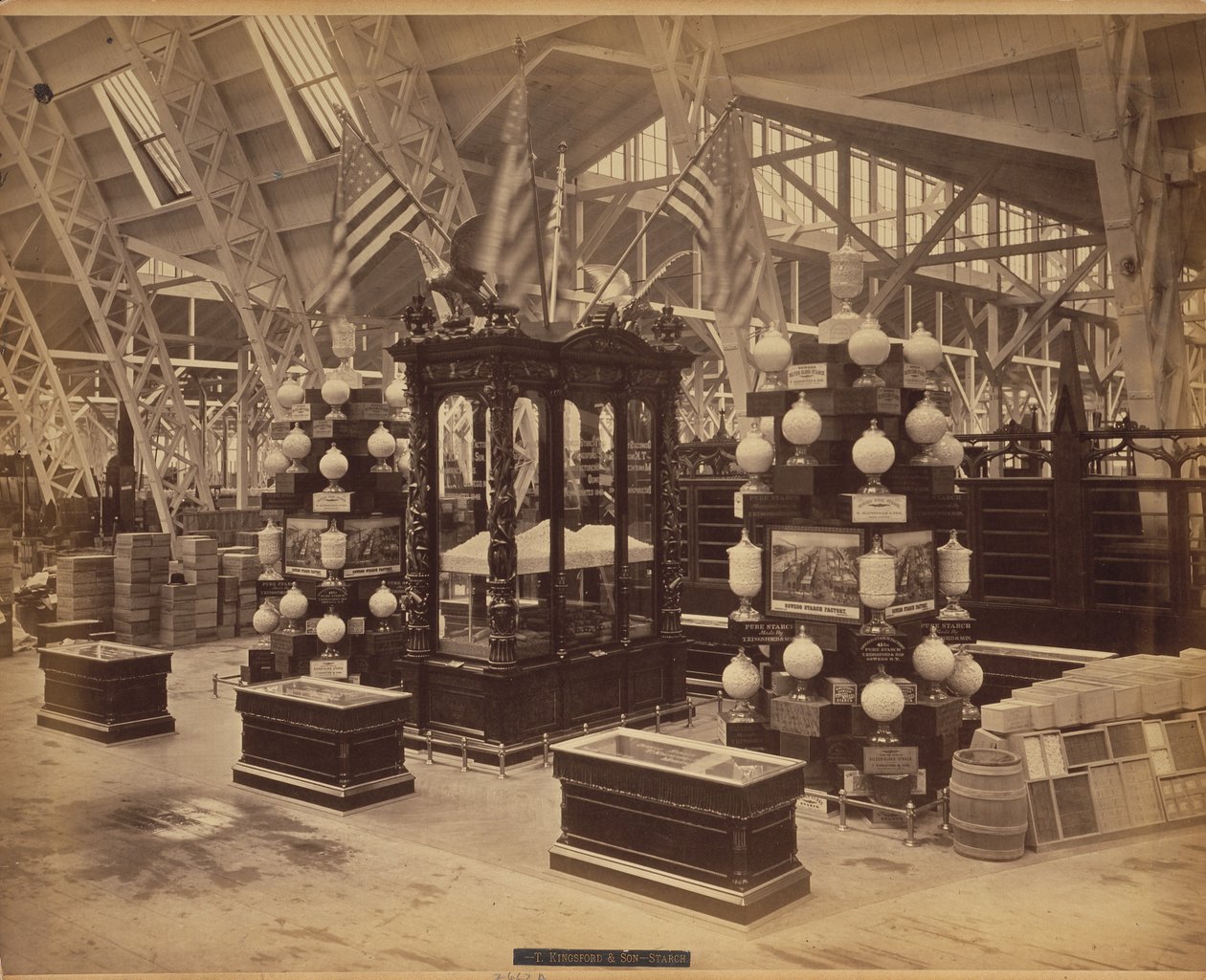 Kingsford, T., & Filho, Oswego, NY, Exhibit 210, Salão Agrícola, Bldg., 1876 (albumen imprimir) de American Photographer