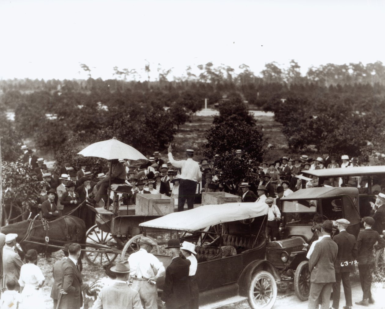Venda de Terras em Coral Gables, 13 de dezembro de 1920 de American Photographer
