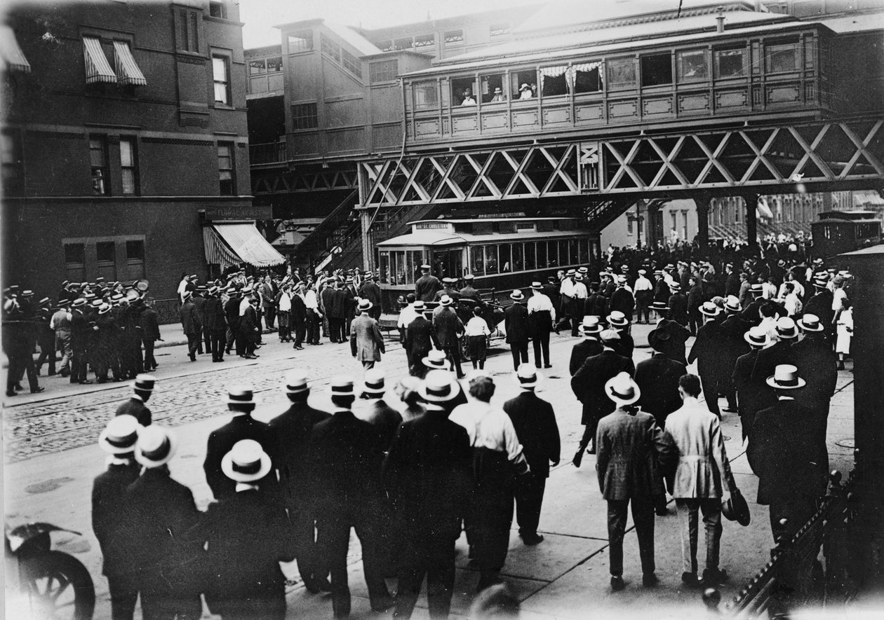 Greves, ferrovias de rua, Nova York. Parou o carro em 86th St. e 6th Ave., 1916 de American Photographer
