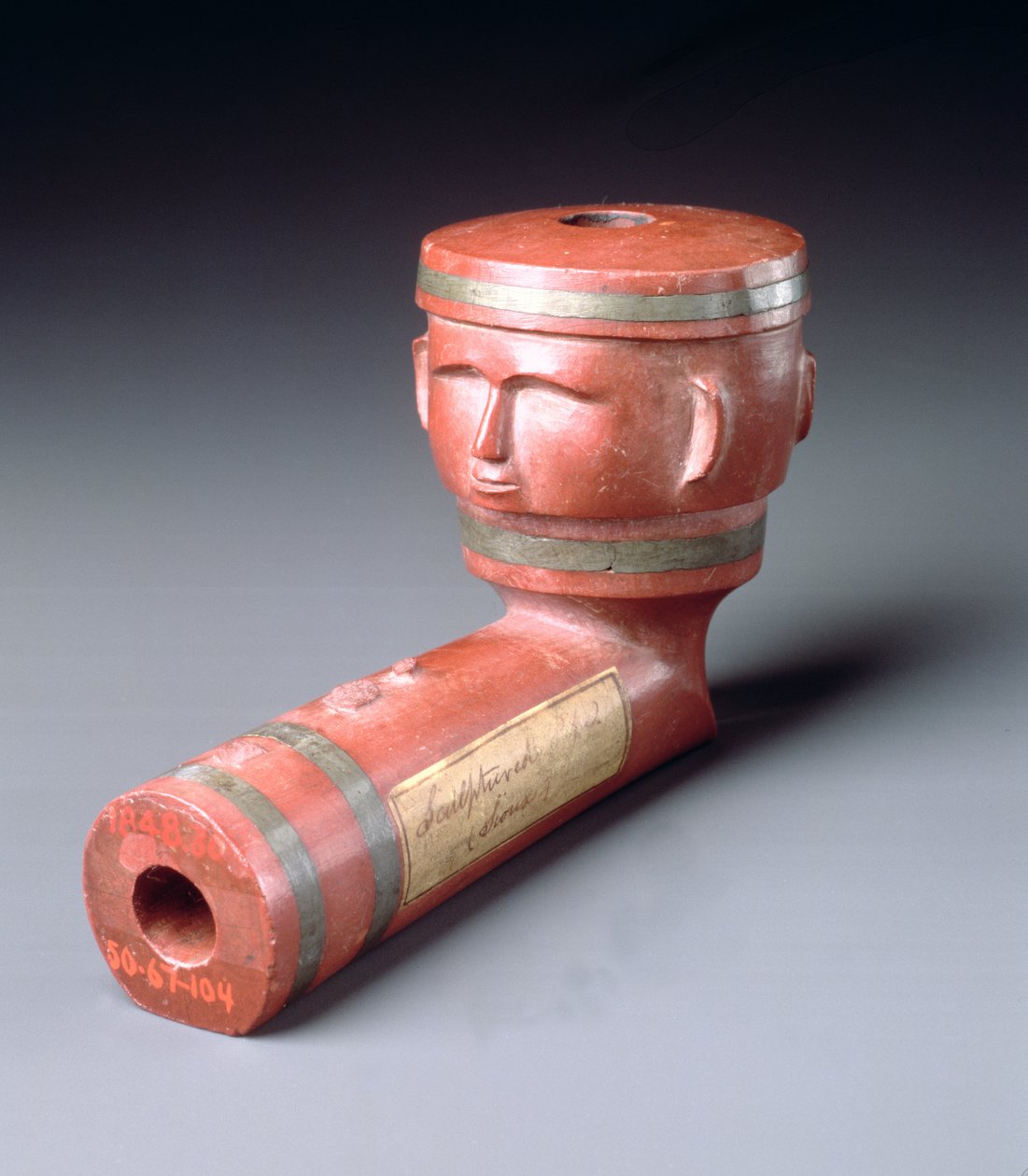 Tigela Inlayed Pipe com duas faces, Sioux, Minnesota, 1801-33 (stealite e chumbo) de American School