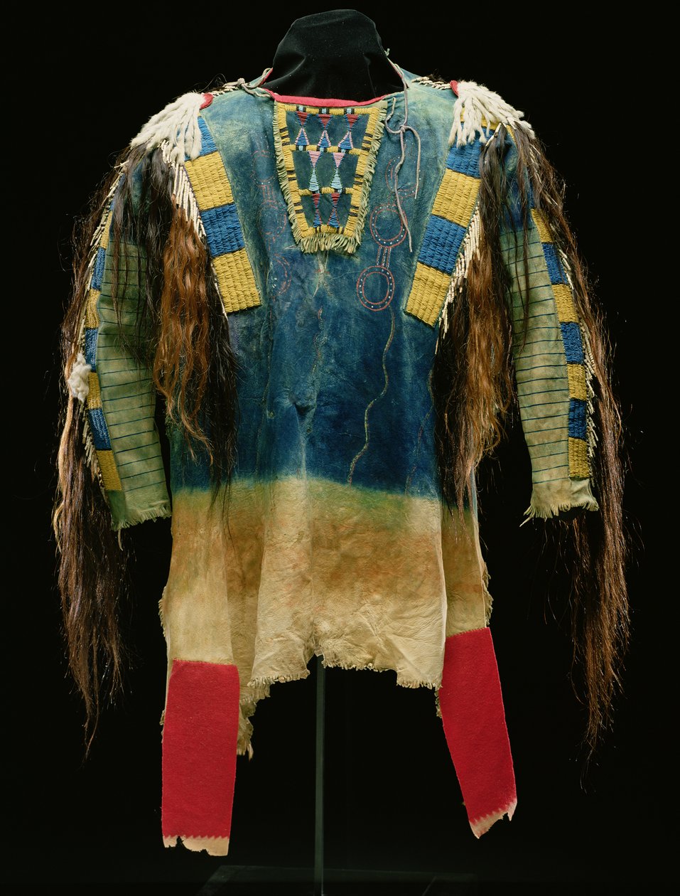 Mans camisa, Cheyenne, c.1860 (camurça, lã, pele de arminho e cabelo humano) de American School