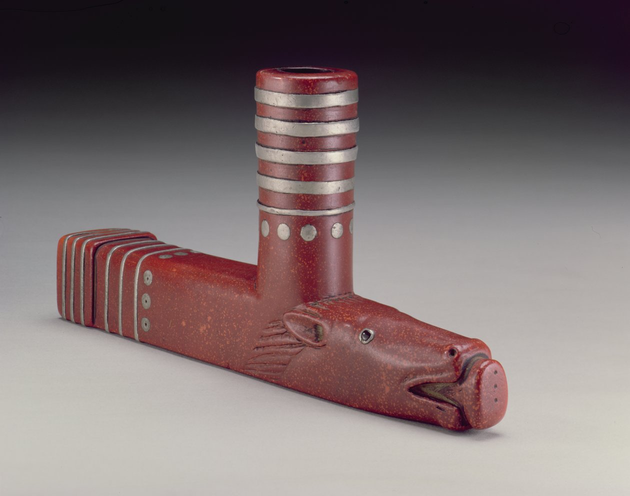 Taça de tubos, Sioux Oriental, c.1880 (catlinita com chumbo e incrustações de vidro) de American School