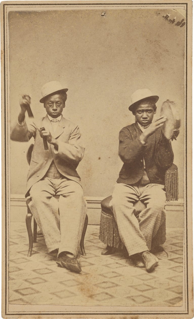 "Bell Boys at the Barrett House, Burlington, Iowa",c. 1863 (foto) de American Photographer