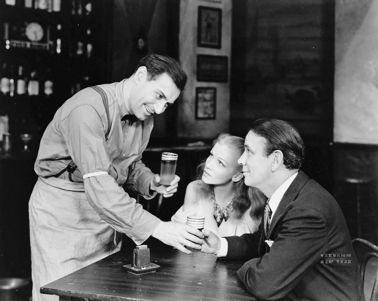 Gene Kelly, Julie Haydon e Eddie Dowling em uma cena da produção teatral do American Theatre Guild de Time of Your Life, 1939-40 de American Photographer