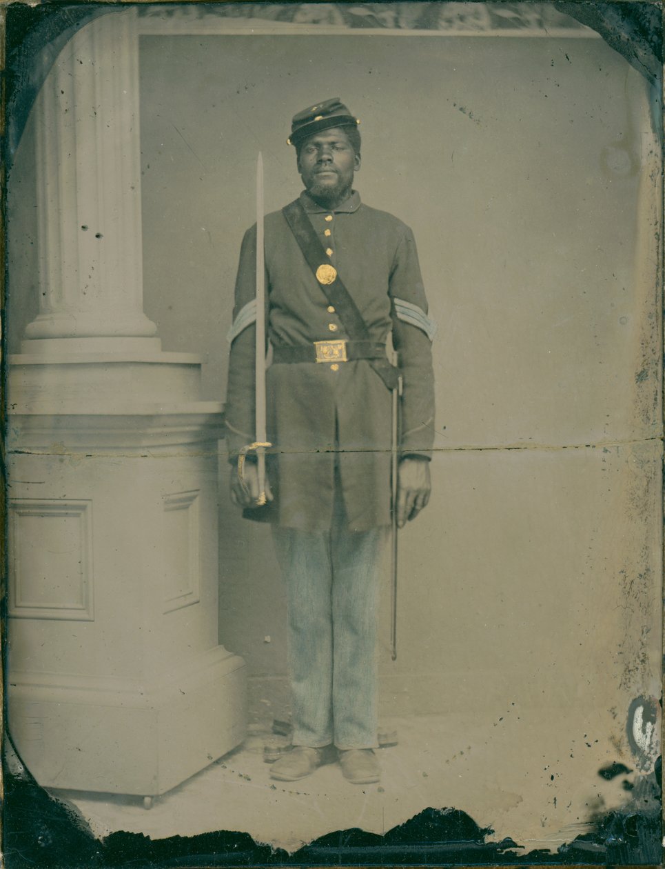 Henry F. Steward, Sargento do 54º Regimento de Infantaria Voluntário de Massachusetts, 1863 (ambrótipo de placa quadrada colorido à mão) de American Photographer