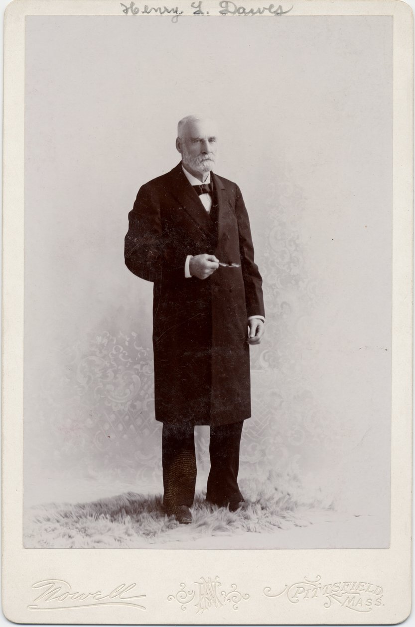 Henry Laurens Dawes (1816-1903), senador dos EUA, foto de Nowell, Pittsfield, Massachusetts (foto do álbum) de American Photographer