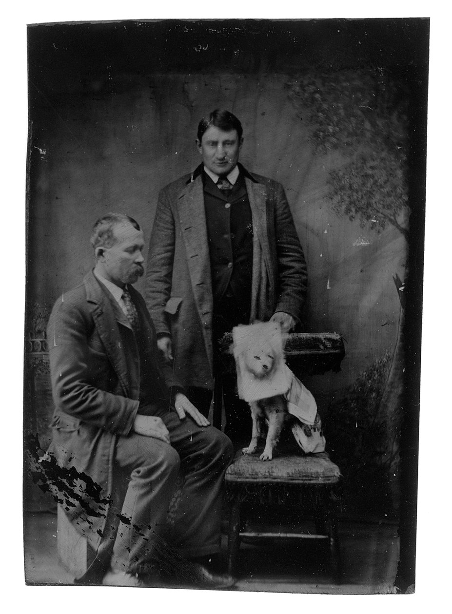 Honus Wagner e amigo, c.1898 (foto tipo lata) de American Photographer