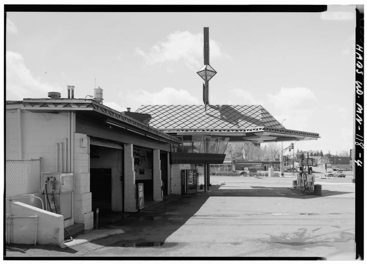 Estação de Serviço da Lindholm Oil Company, Cloquet, Minnesota (foto a p/b) de American Photographer
