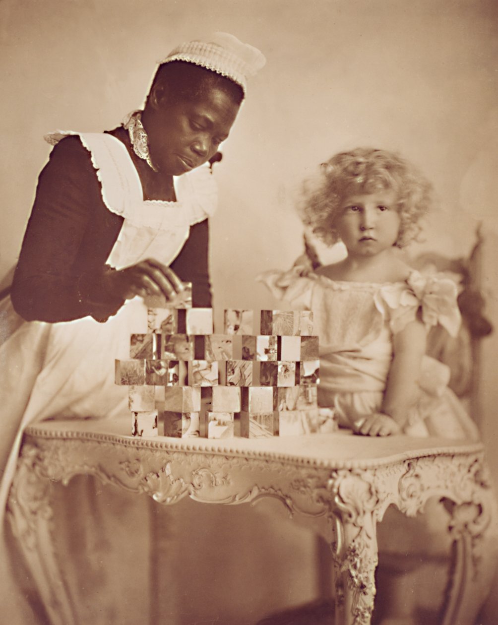 Maid DeAh, c.1900 (albumen print photo) de American Photographer