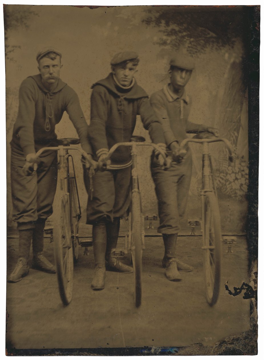 Marshall Walters "Major" Taylor e corredores de bicicleta, c. 1899 (foto) de American Photographer