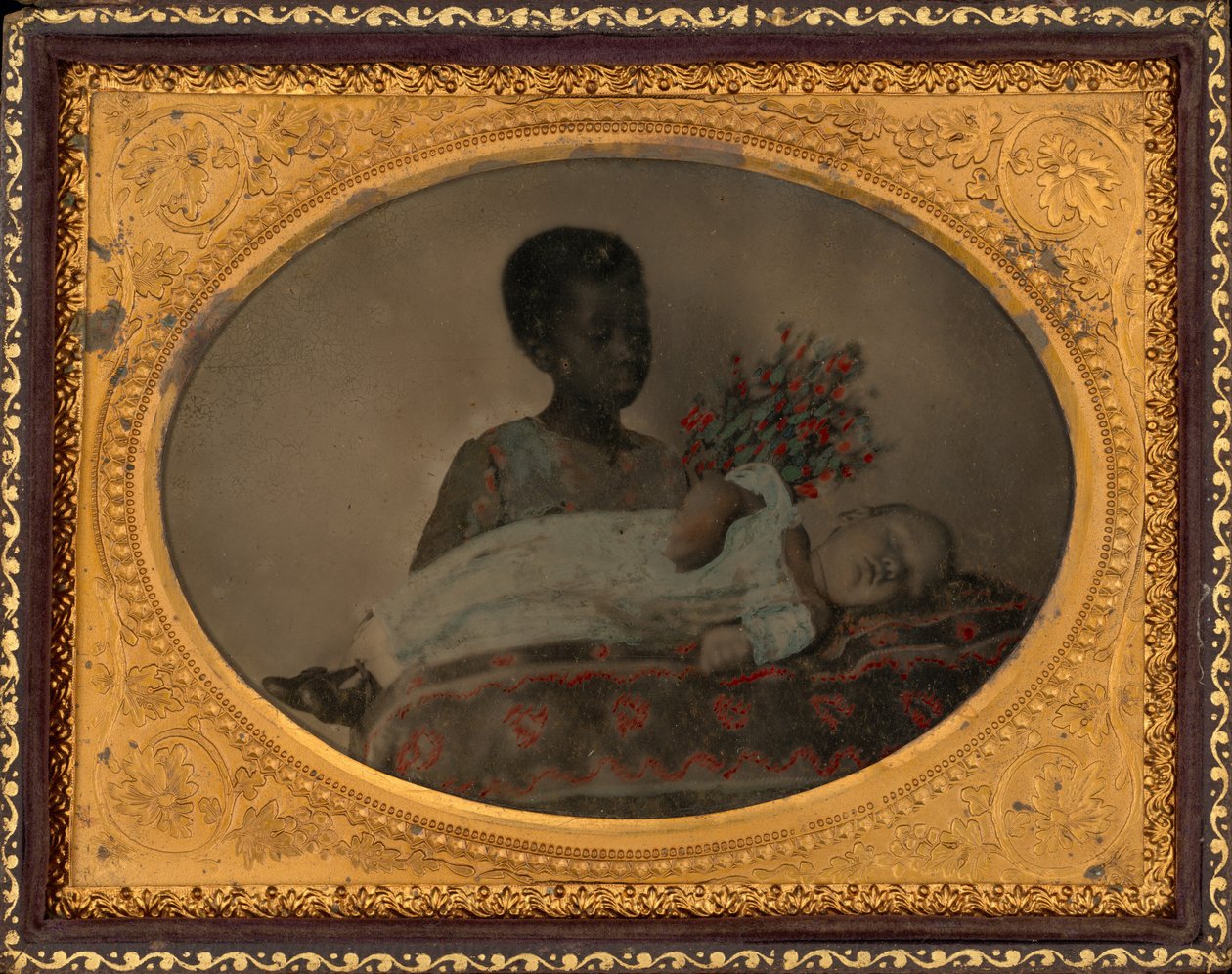 Retrato de uma rapariga e de uma criança post-mortem,c. 1860 (foto) de American Photographer