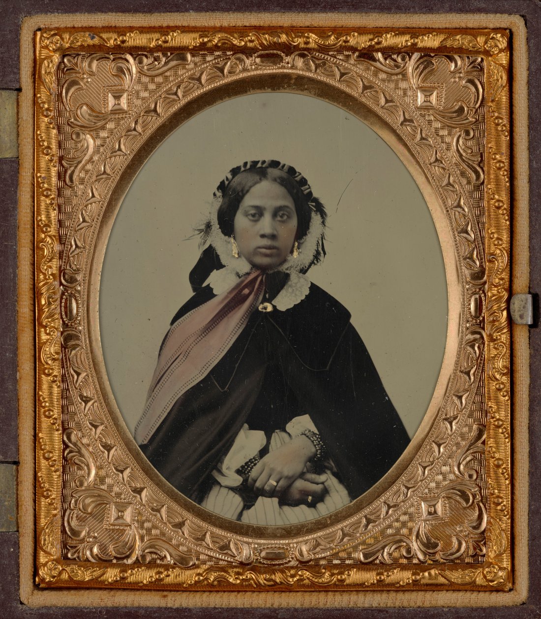 Retrato de uma mulher, possivelmente Josephine Folks, c. 1860 (foto) de American Photographer