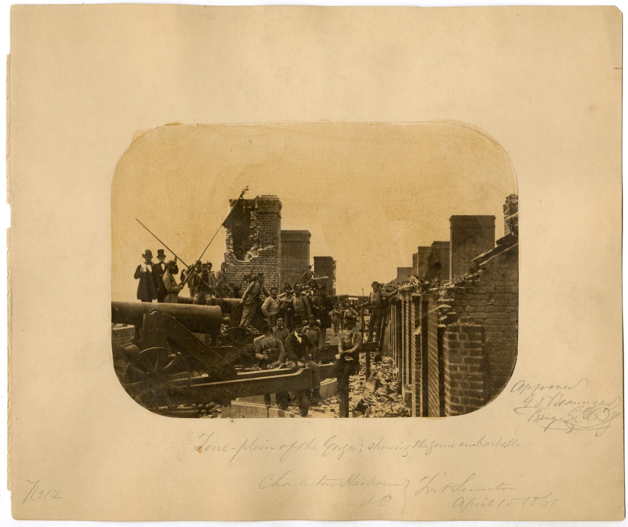 Soldados após a evacuação das forças derrotadas da União, Batalha de Fort Sumter, 1861 de American Photographer