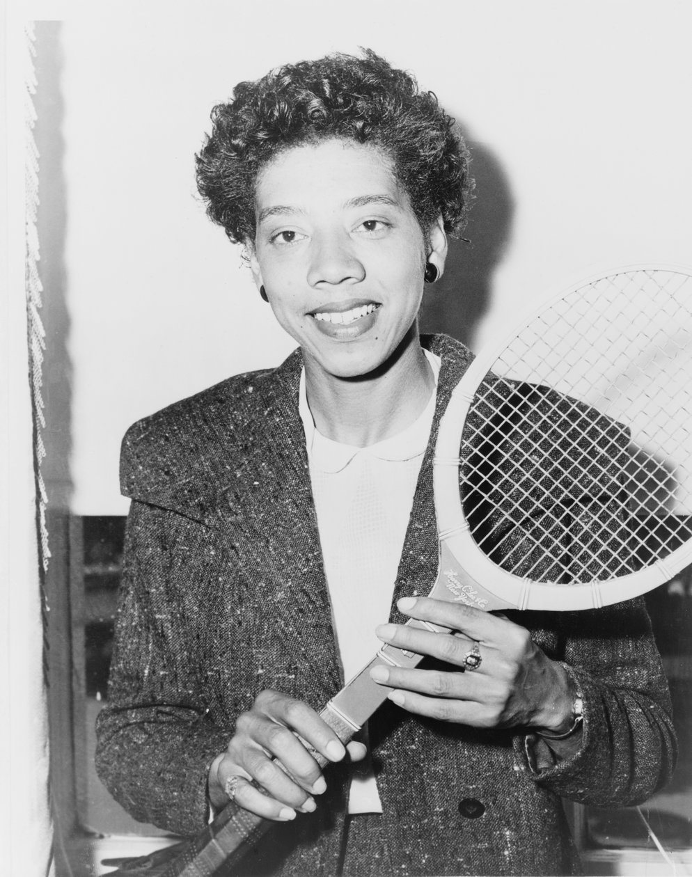 Estrela de tênis Althea Gibson, Estados Unidos, 1956 de American Photographer
