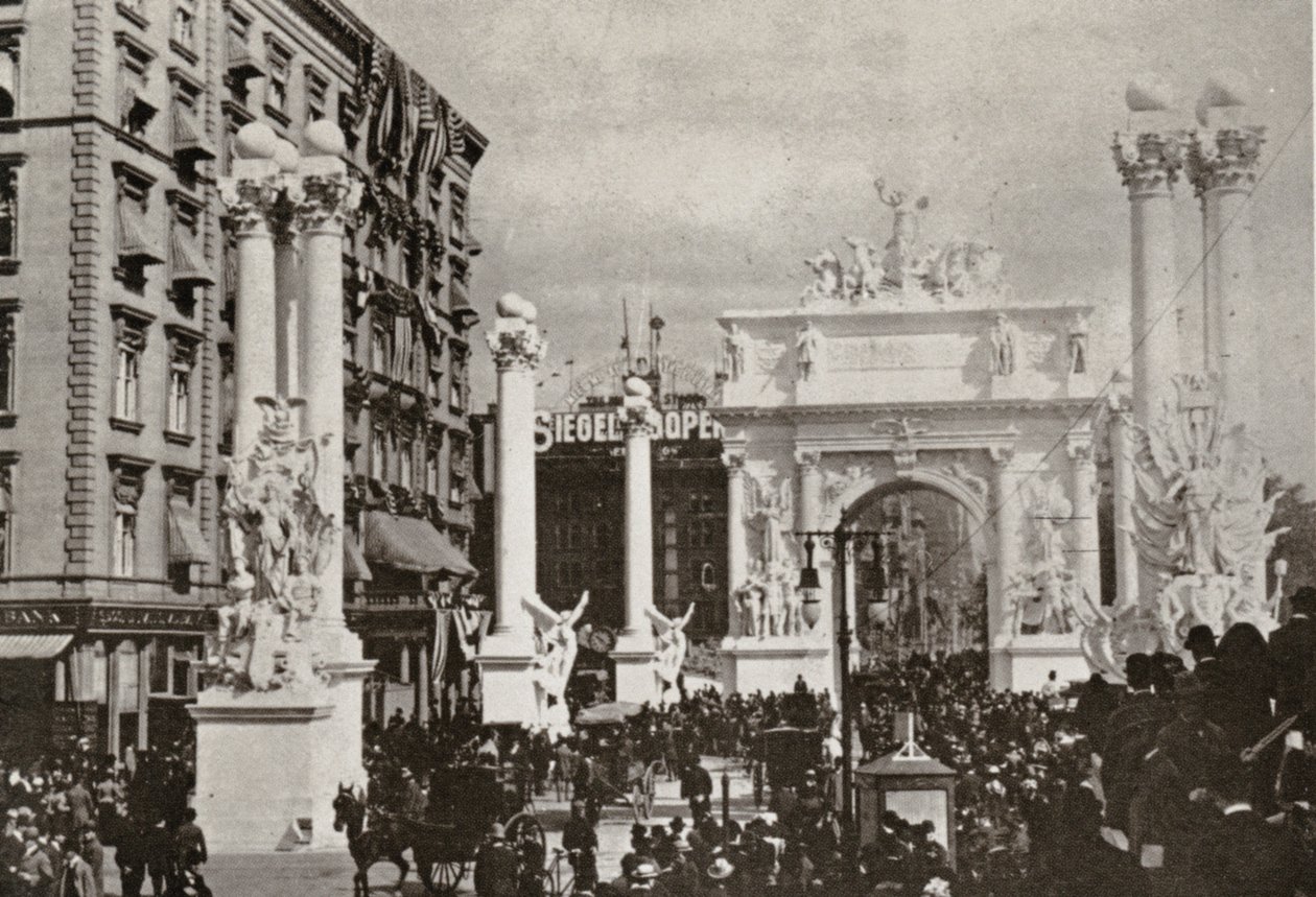 O arco de Dewey em frente ao hotel da Fifth Avenue na 23rd St., cidade de Nova York, celebrando a vitória sobre a Espanha, 1899 de American Photographer