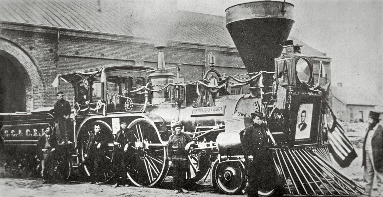 A Locomotiva que puxou o trem funerário de Abraham Lincoln (1809-65) em 1865 (foto a p/b) de American Photographer