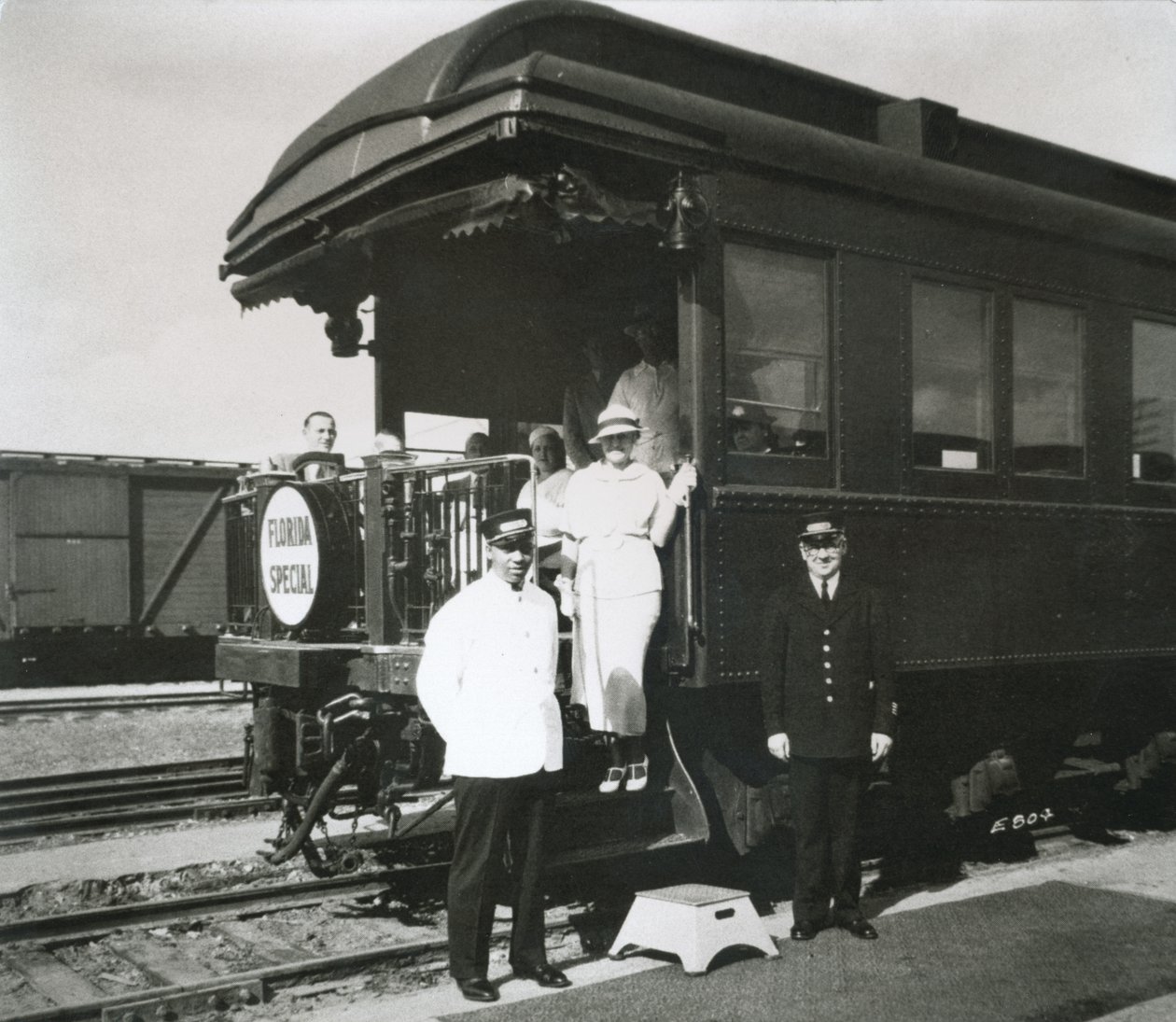 O carro de observação do "Florida Special" de luxo da Florida East Coast Railway, de Nova Iorque a Miami. de American Photographer