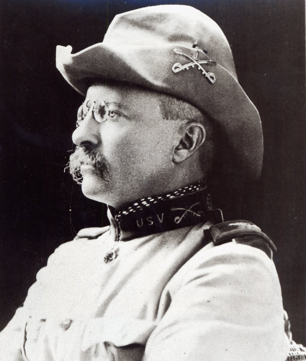 Theodore Roosevelt como Tenente-Coronel da 1ª Cavalaria Voluntária dos EUA em 1898 (foto a p/b) de American Photographer