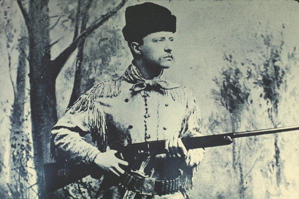 Theodore Roosevelt em traje de caça, c.1885 (foto p/b) de American Photographer