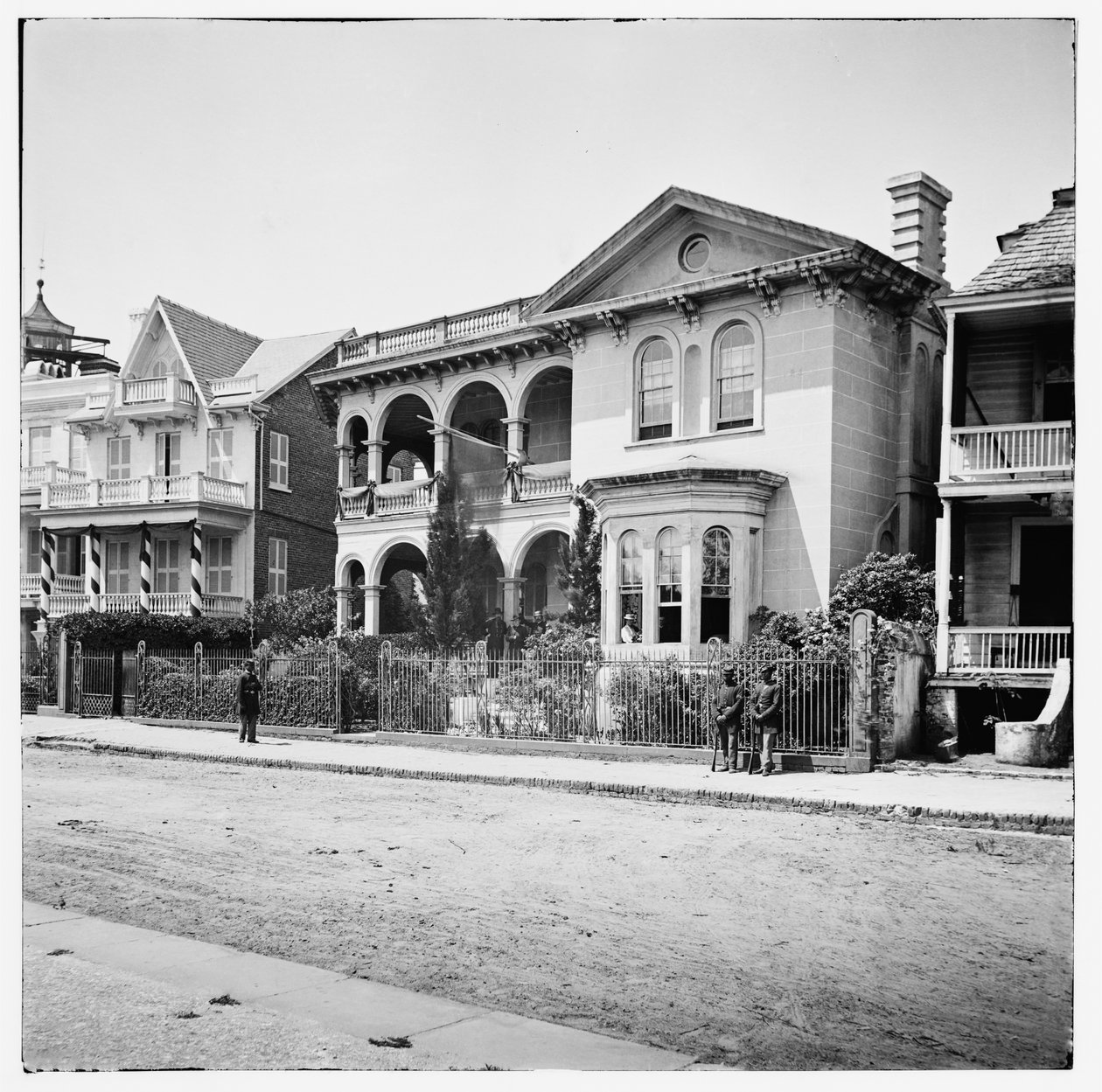 Sede da União em 26 South Battery Street em Charleston ocupada, Carolina do Sul de American Photographer