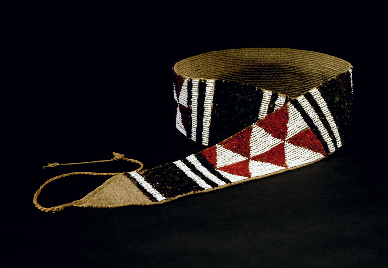 Um cinto cerimonial da mulher, tribo Maidu, Califórnia de American School