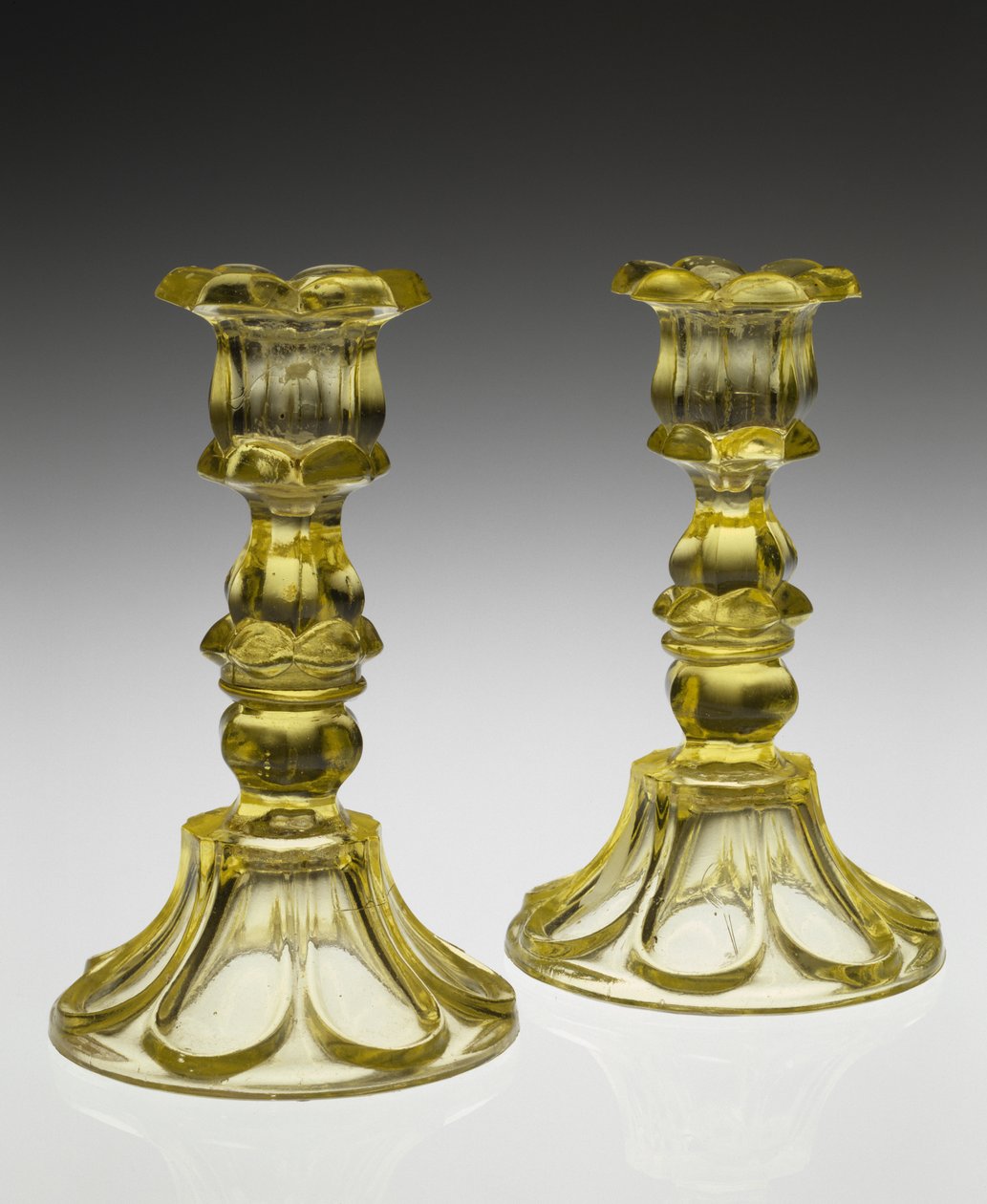 Castiçais, c. 1840-1855 (vidro de chumbo) de American School