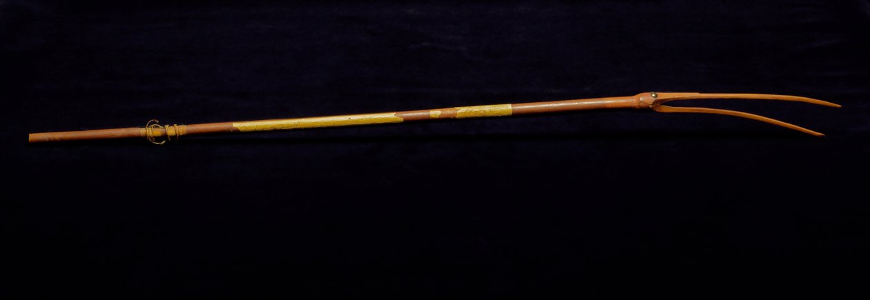Apito de cortejo, c.1839 (madeira, tinta, latão e tendão) de American School