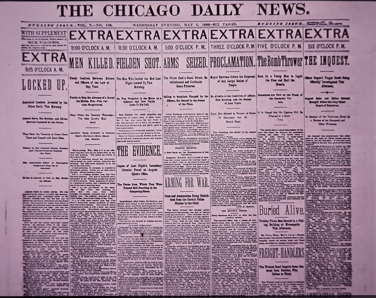 Primeira página do The Chicago Daily News reportando o Chicago Haymarket Labor Riot, 5 de Maio de 1886 (papel de jornal) de American School