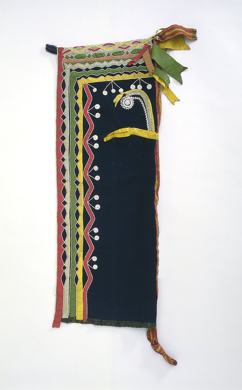 Hood, Chippewa, c.1840 (lã, contas de vidro e fita de seda) de American School