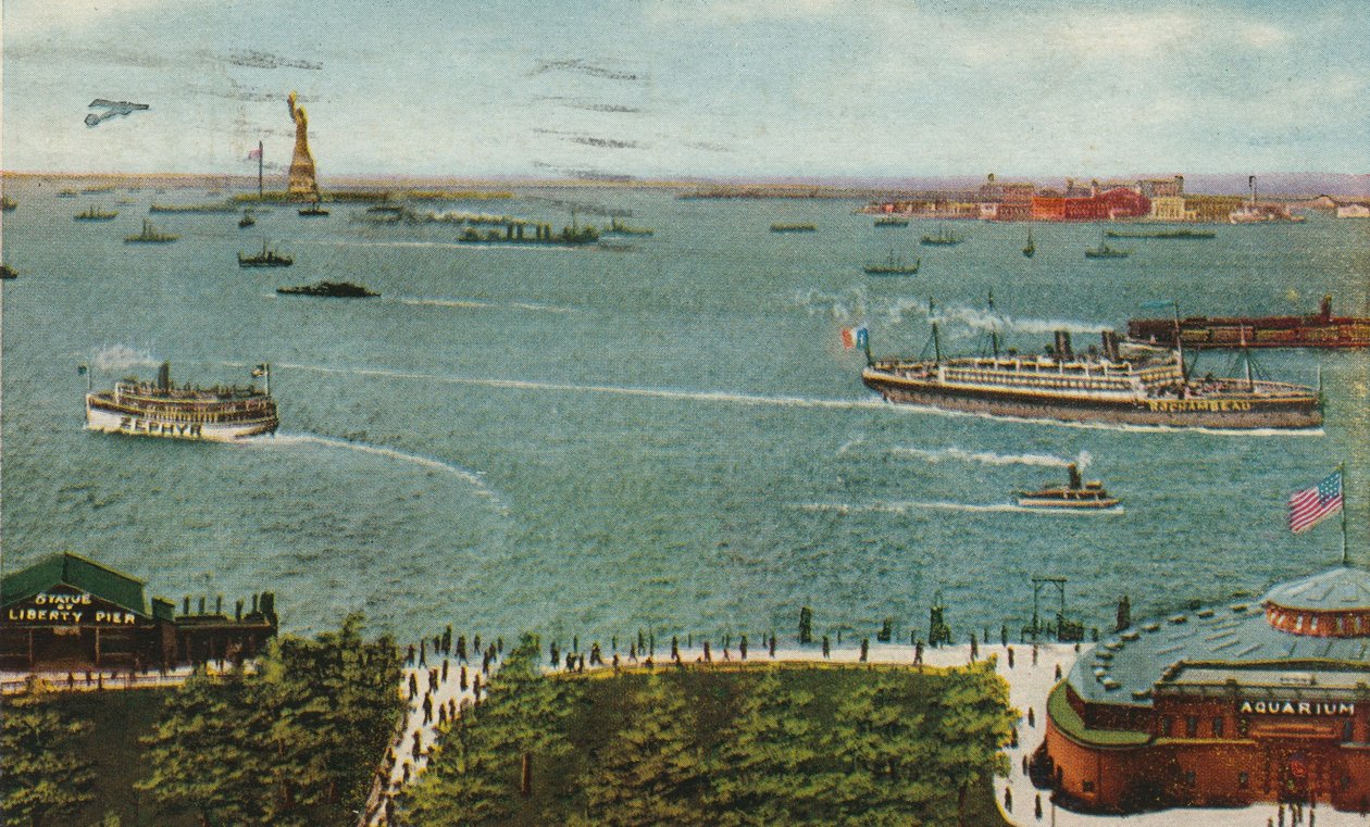 Porto de Nova York da Bateria, mostrando a Estátua da Liberdade e Ellis Island, c.1910 de American School
